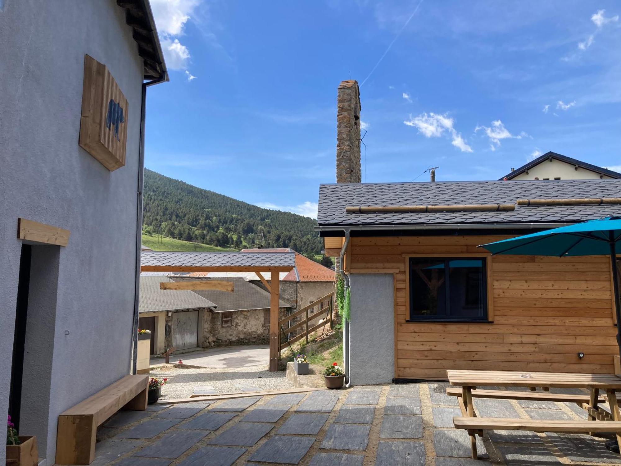 Maison Boutxy Le Clos Des Ours Matemale Exterior foto