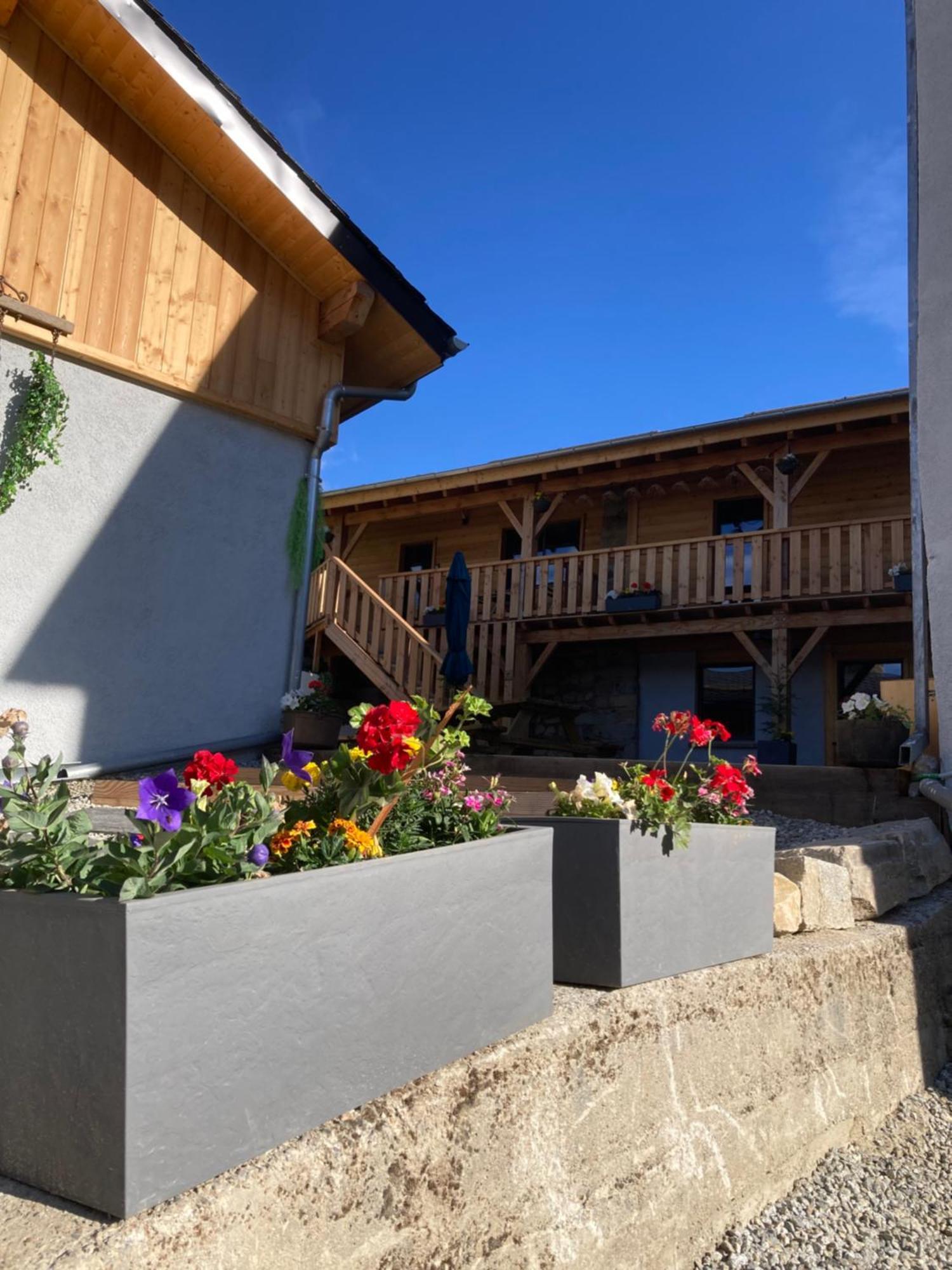 Maison Boutxy Le Clos Des Ours Matemale Exterior foto